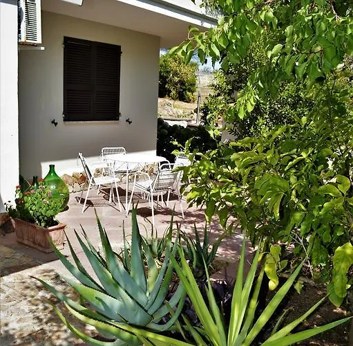 Gianni E Pia Bed & Breakfast 3*